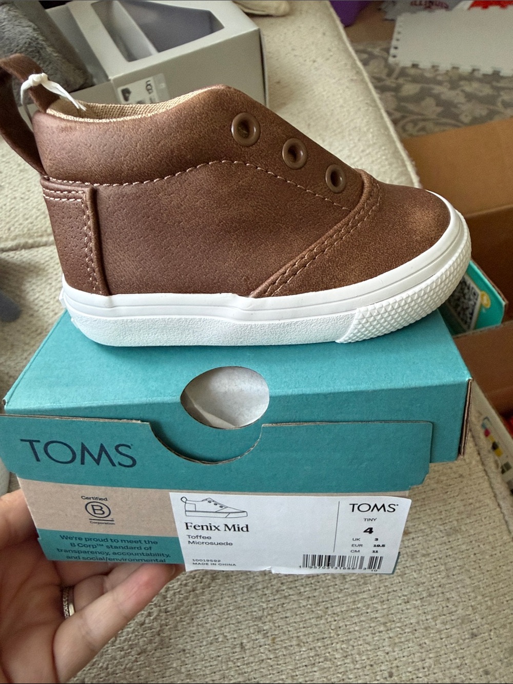 Toms Kids Mid-Top Sneaker in Toffee Brown